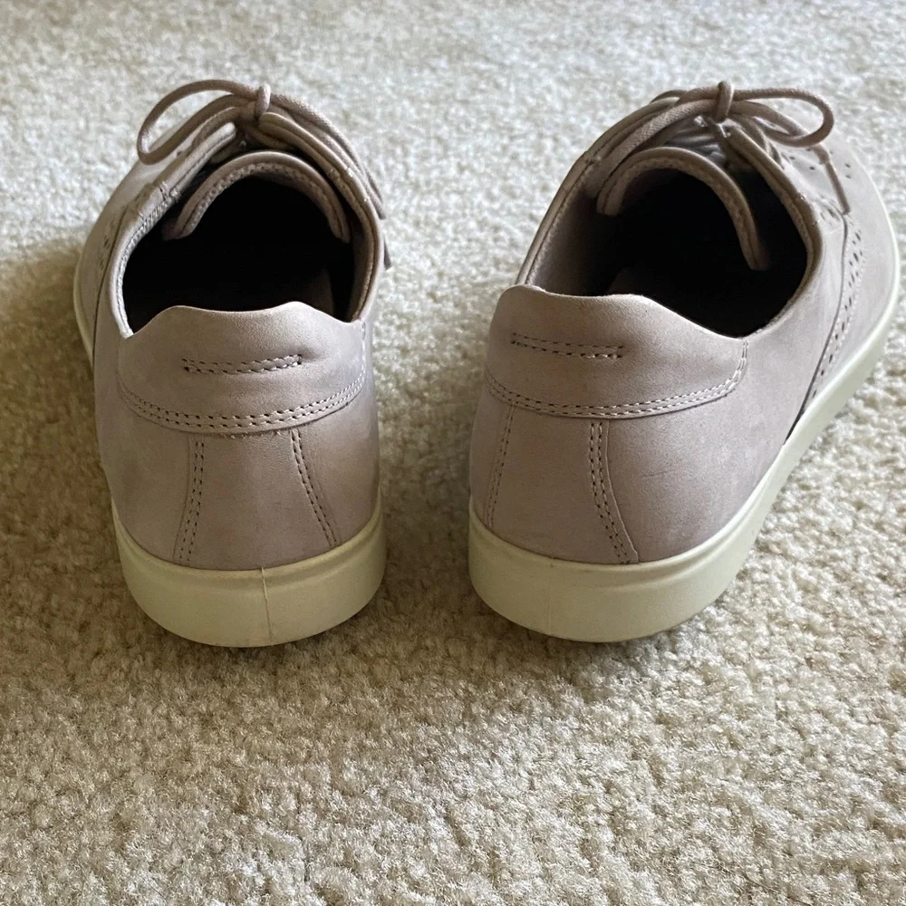 Women's Ecco Tan Lace-Up Shoes - Picture 3 of 7